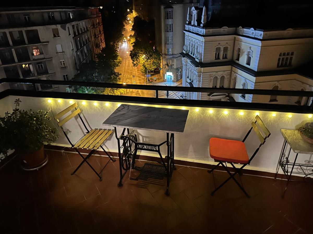 Bright & Spacious Home In Buda Budapest Exterior foto